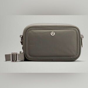 Lululemon Crossbody Camera Bag 2L Grey Sage